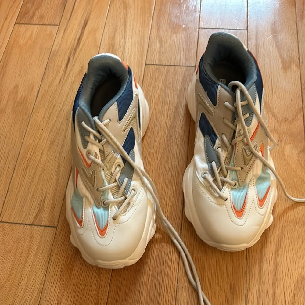 Chunky Sneaker - Picture 2 of 5